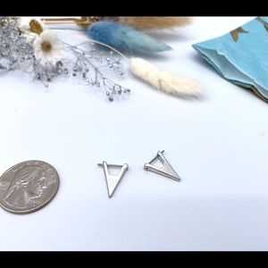 India Hicks The Fin Silver Tone Hook Earrings signed